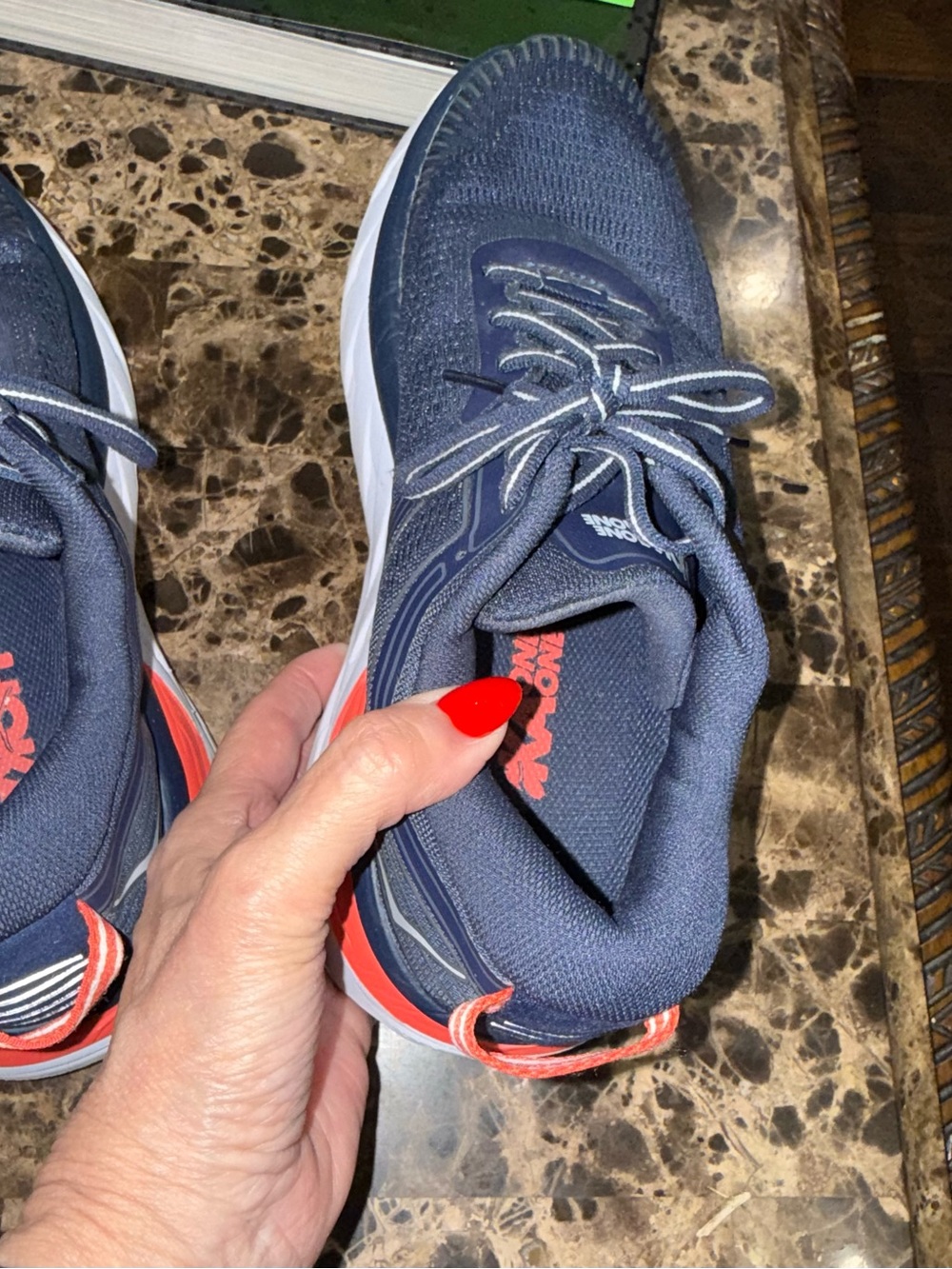 HOKA ONE ONE Bondi 7 Women’s Running Sneakers Navy/Coral Size 8 - Picture 4 of 8